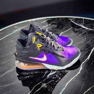 Nike Lebron 18 Low sz 8 mensPreowned.Thoroughly cleaned. Look better in person